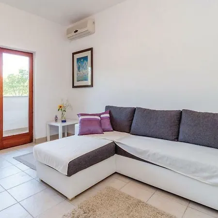 Amz Ap2 Apartment
